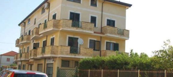 Квартира с 5 комнатами в Кассано алло Йонио, Италия № 182331 2