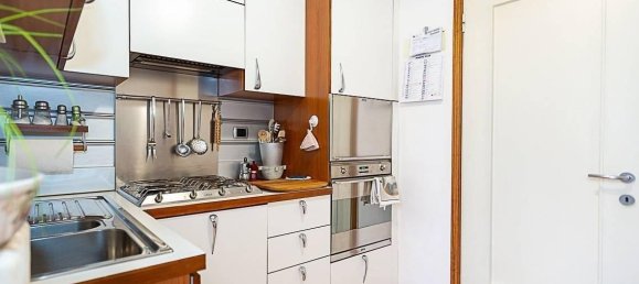 3-salle Penthouse à Monza, Italy No. 40351 3