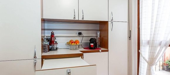 3-salle Penthouse à Monza, Italy No. 40351 5