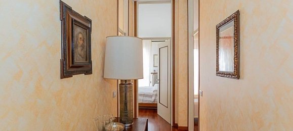 3-salle Penthouse à Monza, Italy No. 40351 4