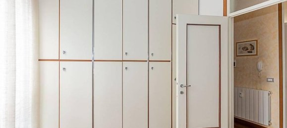 3-salle Penthouse à Monza, Italy No. 40351 10