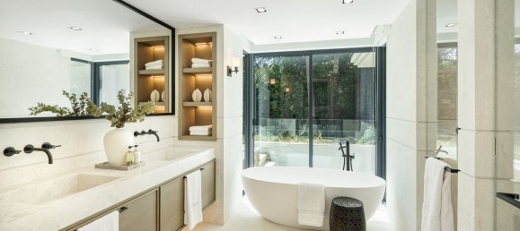 7 bedrooms Villa in Marbella, Spain No. 145124 10