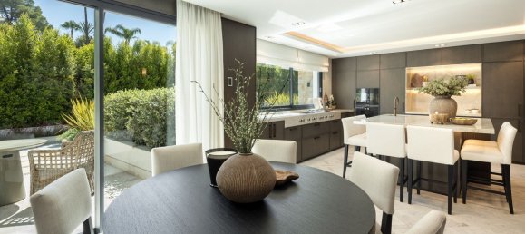 7 bedrooms Villa in Marbella, Spain No. 145124 5