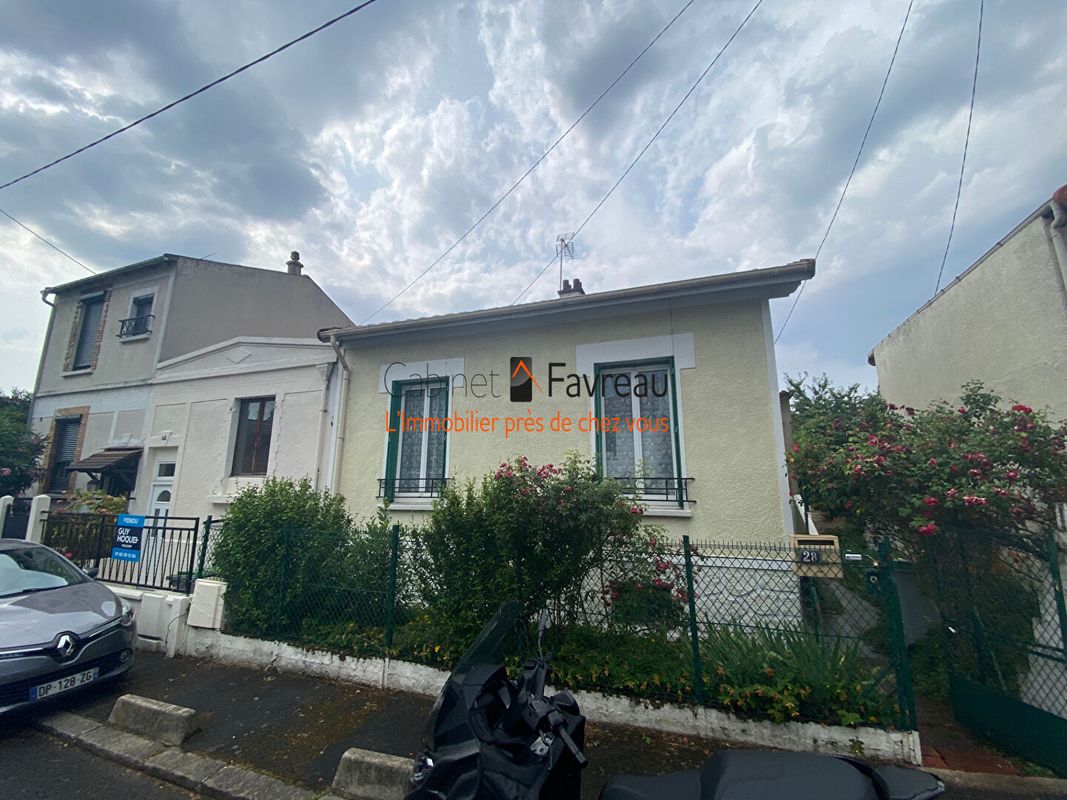 2 bedrooms House in Villejuif, France No. 176579