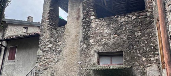 3 rooms House in Caslino d'Erba, Italy No. 123800 5