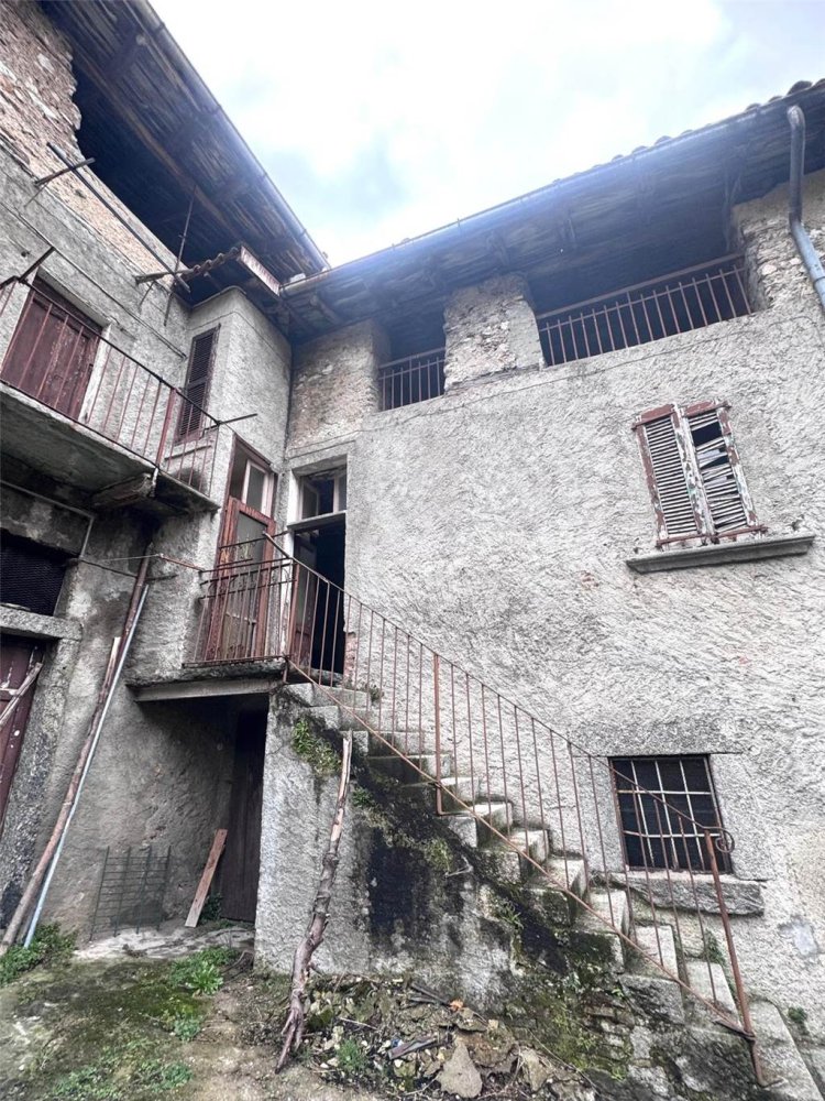 3 rooms House in Caslino d'Erba, Italy No. 123800