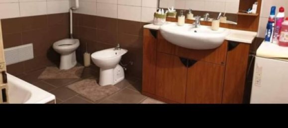 3 rooms Apartment in Vignola, Italy No. 254863 4