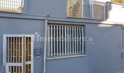 4 bedrooms Apartment in Bari, Italy No. 286134