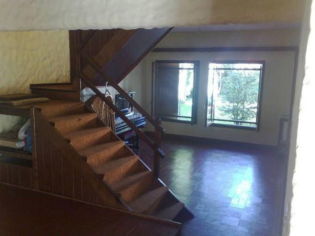 4 bedrooms House in Mar del Plata, Argentina No. 101452