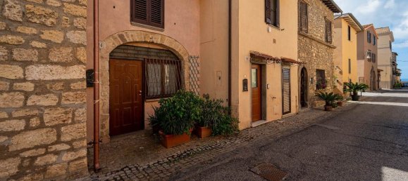 3 Schlafzimmer Haus in Tarquinia, Italy, Nr. 311610 2