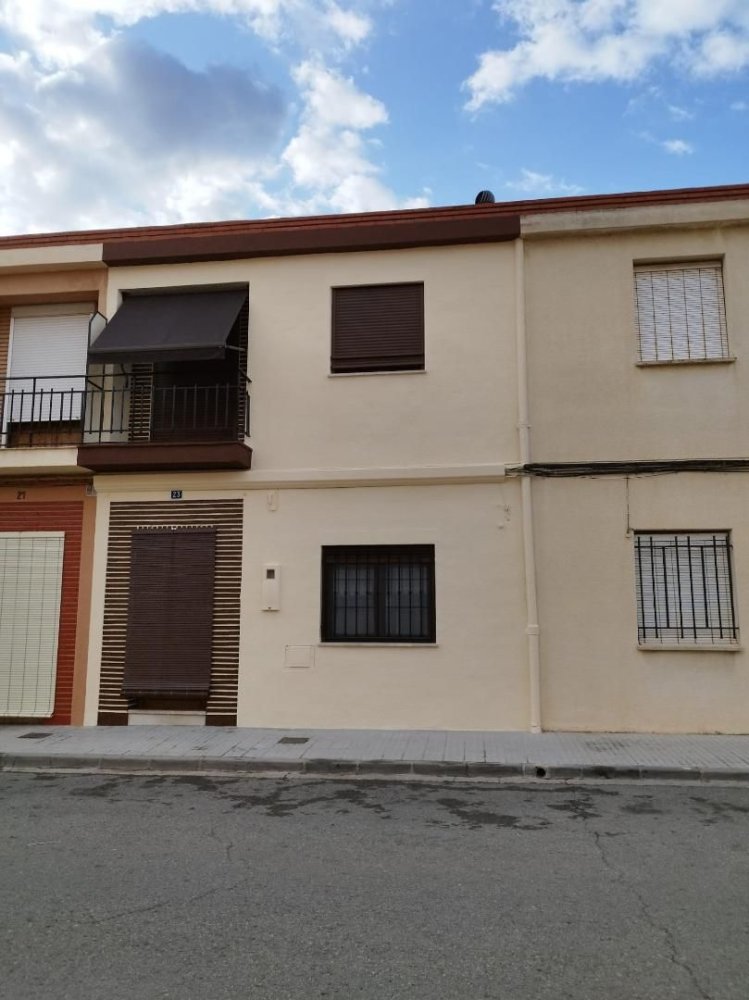 Adosado de 4 dormitorios en València, Spain No. 248599