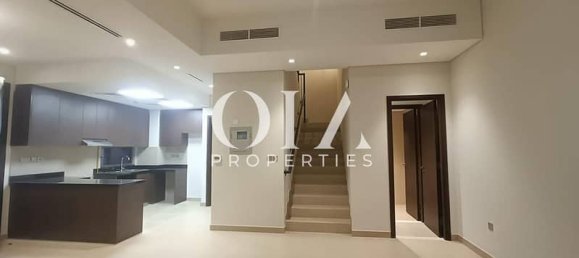 3 bedrooms Townhouse in Abu Dhabi, UAE No. 16980 6