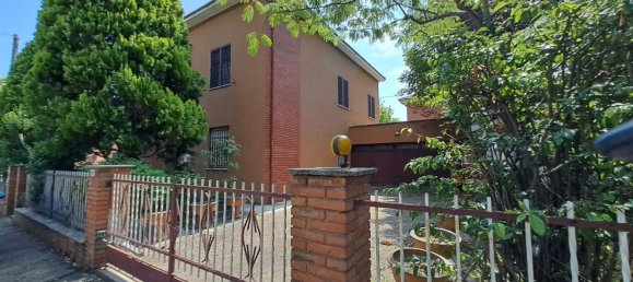 Дом с 9 комнатами в Сан Джованни ин Персичето, Италия № 179274 27