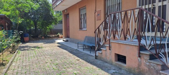 Дом с 9 комнатами в Сан Джованни ин Персичето, Италия № 179274 2