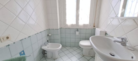 Дом с 9 комнатами в Сан Джованни ин Персичето, Италия № 179274 15