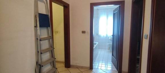 Дом с 9 комнатами в Сан Джованни ин Персичето, Италия № 179274 9