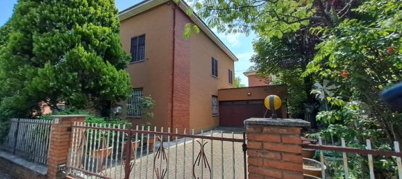 Дом с 9 комнатами в Сан Джованни ин Персичето, Италия № 179274 26