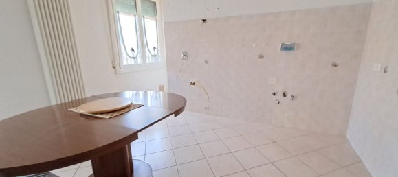 Дом с 9 комнатами в Сан Джованни ин Персичето, Италия № 179274 19