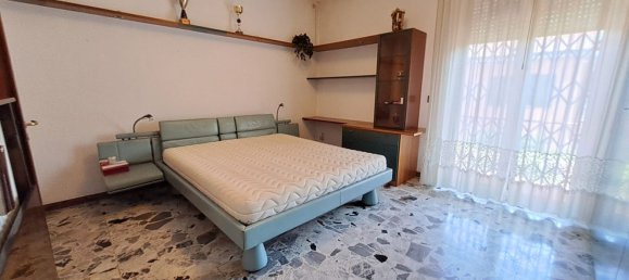 Дом с 9 комнатами в Сан Джованни ин Персичето, Италия № 179274 14