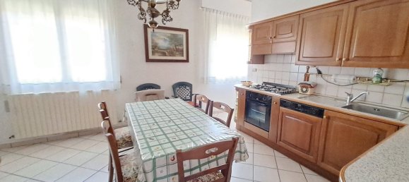 Дом с 9 комнатами в Сан Джованни ин Персичето, Италия № 179274 11