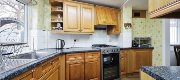 2 bedrooms Bungalow in Watford, United Kingdom No. 6200 2