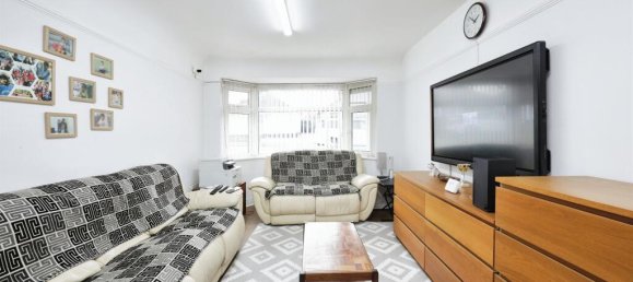 2 bedrooms Bungalow in Watford, United Kingdom No. 6200 17