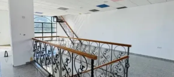 145m² Commercial property in Cadiz, Spain No. 170630 3