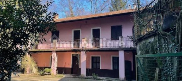 3 bedrooms House in Castagneto Po, Italy No. 140723 11