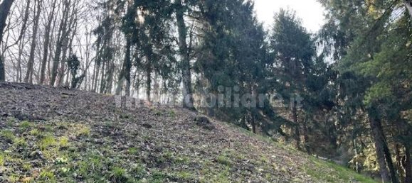 3 bedrooms House in Castagneto Po, Italy No. 140723 9