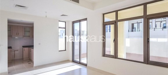 Таунхаус с 3 спальнями в Рим, ОАЭ № 98753 4