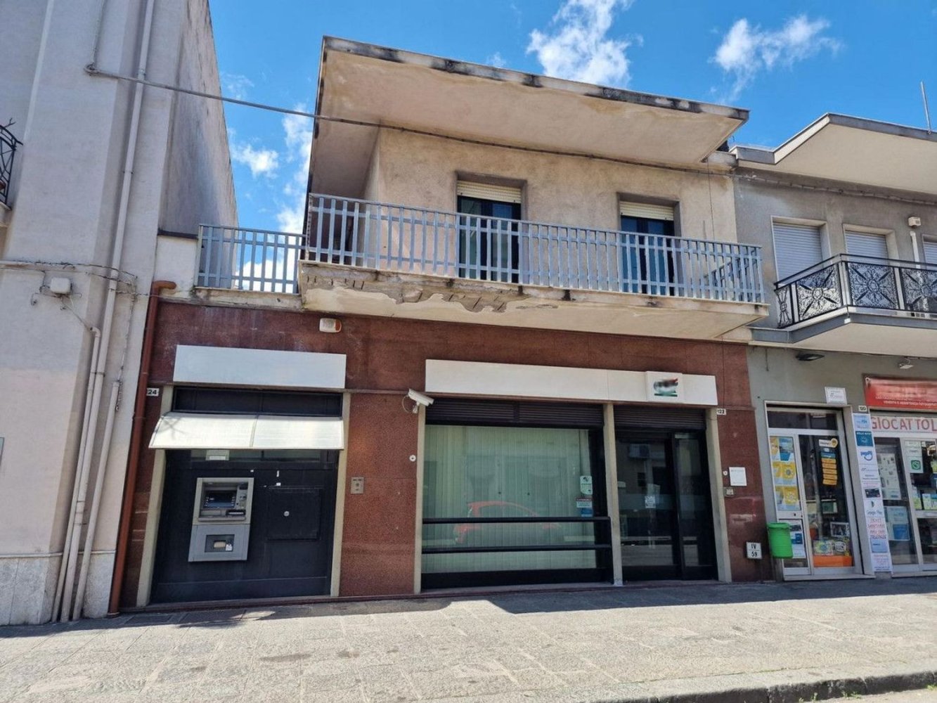 452m² Office in Fiumefreddo di Sicilia, Italy No. 374877