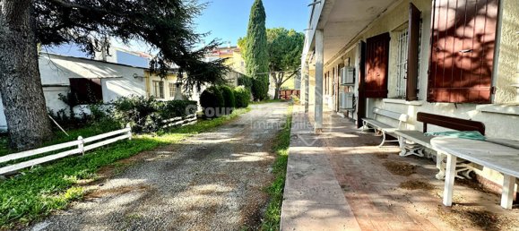 2 bedrooms Apartment in Nimes, France No. 355652 2