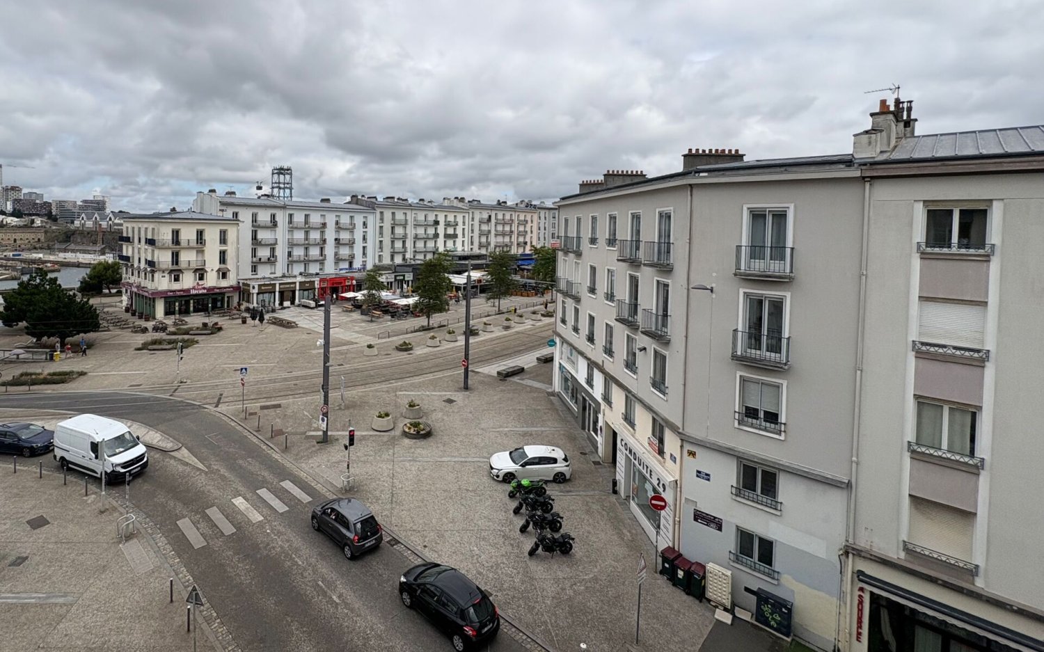 3-salle Appartement à Brest, France No. 337587