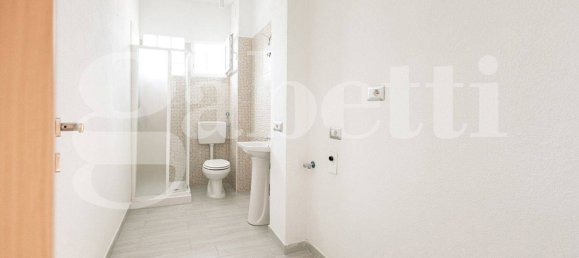5-salle Appartement à Cagliari, Italy No. 279009 16