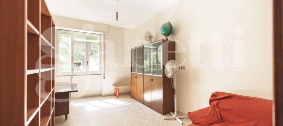 5-salle Appartement à Cagliari, Italy No. 279009 11