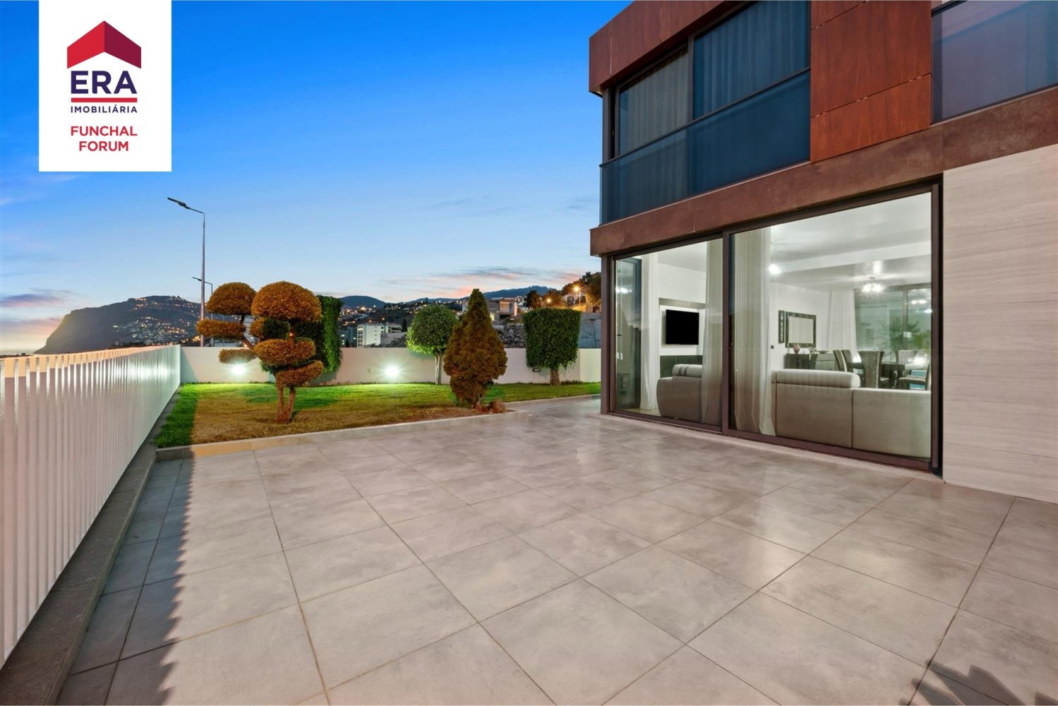 3 bedrooms Villa in Funchal, Portugal No. 25083