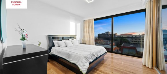 3 bedrooms Villa in Funchal, Portugal No. 25083 7