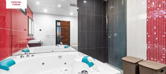 3 bedrooms Villa in Funchal, Portugal No. 25083 11