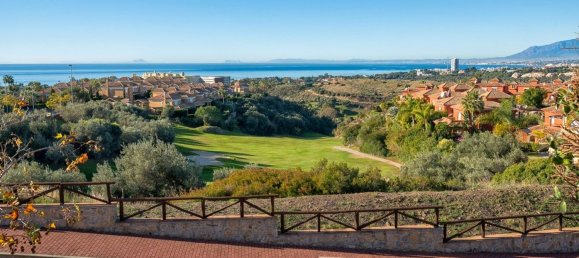 2 bedrooms Townhouse in Marbella, Spain No. 111389 4