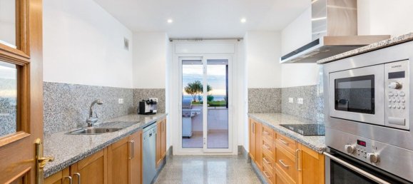 2 bedrooms Townhouse in Marbella, Spain No. 111389 3