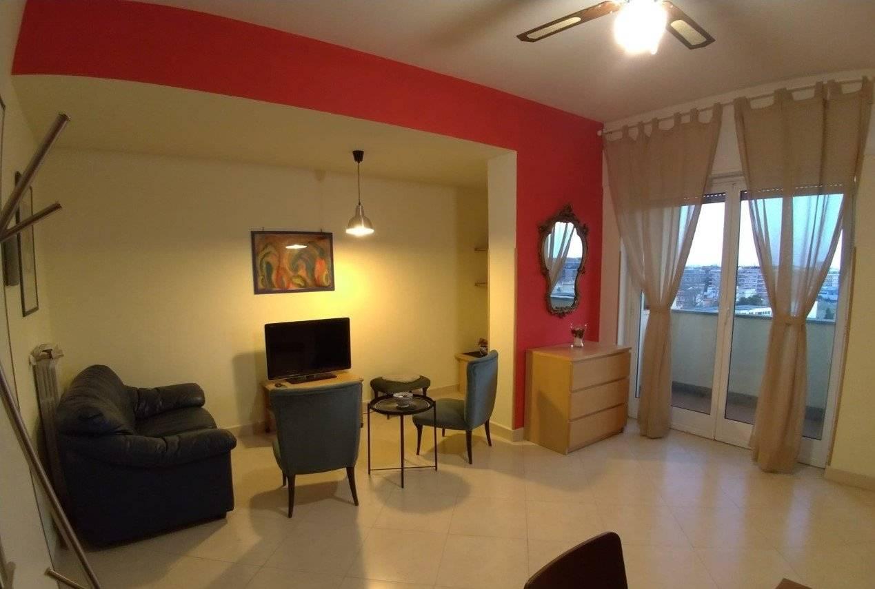 Квартира с 3 комнатами в Рим, Италия № 35640