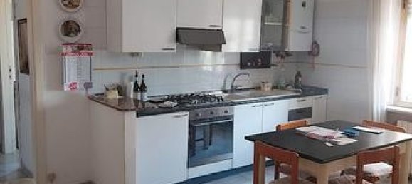 3-salle Appartement à Pescara, Italy No. 281803 3