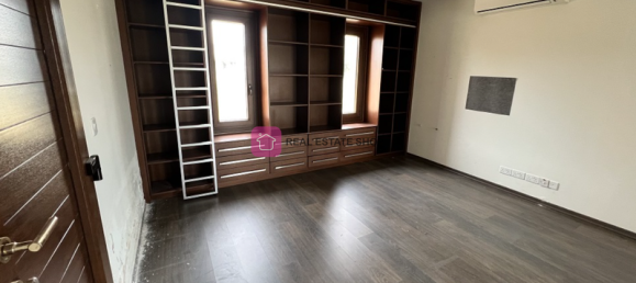 Коммерческая недвижимость с 5 спальнями в Нису, Кипр № 18370 8