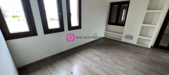 Коммерческая недвижимость с 5 спальнями в Нису, Кипр № 18370 2