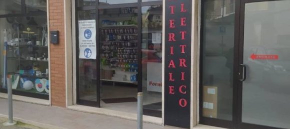 Коммерческая недвижимость с 2 комнатами в Коллеферро, Италия № 213262 6