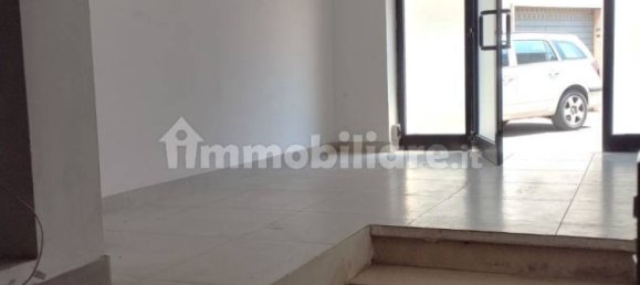 Коммерческая недвижимость с 2 комнатами в Коллеферро, Италия № 213262 2