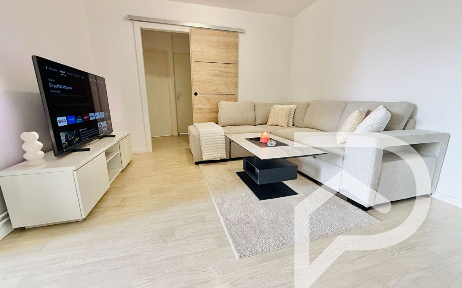 Apartamento de 3 habitaciónes en Persan, France No. 337560