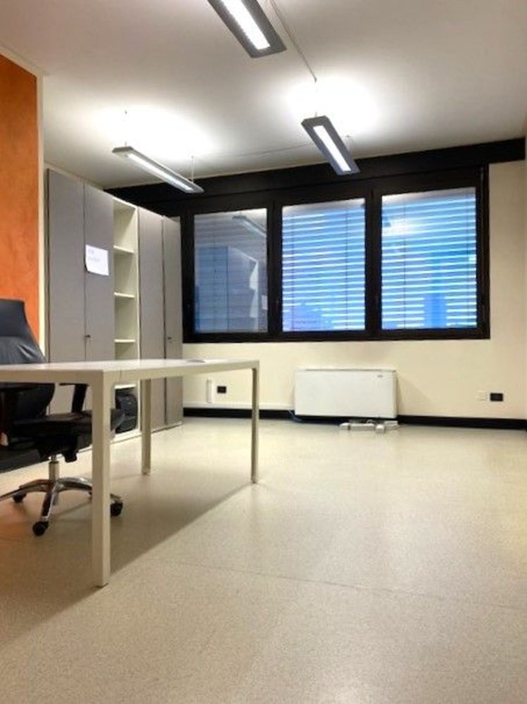 Офис 160м² в Падуя, Италия № 228435