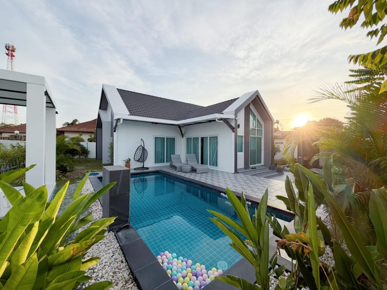 Villa de 3 dormitorios en Pattaya, Thailand No. 74981