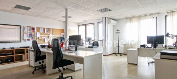 5 rooms Office in Rome, Italy No. 336145 9